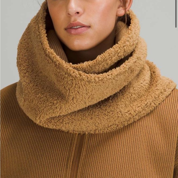 Lululemon Skinny Customizable Snap Scarf
Bold Beige - Picture 3 of 5